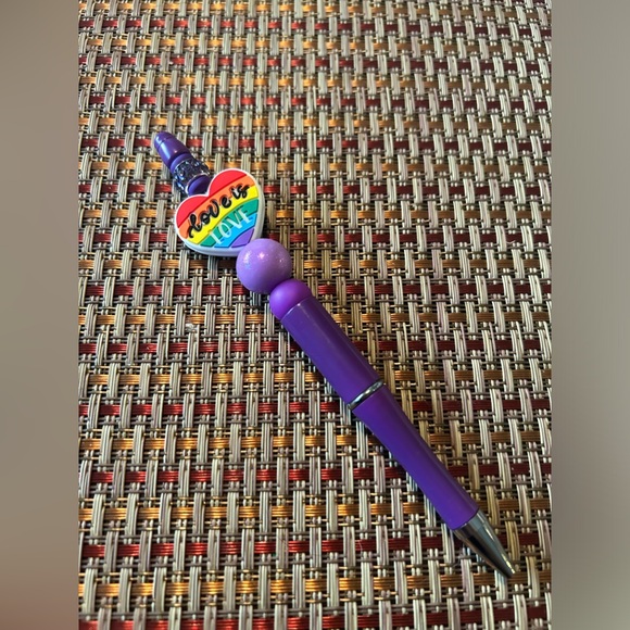 Handmade Love is Love pen - Picture 2 of 5